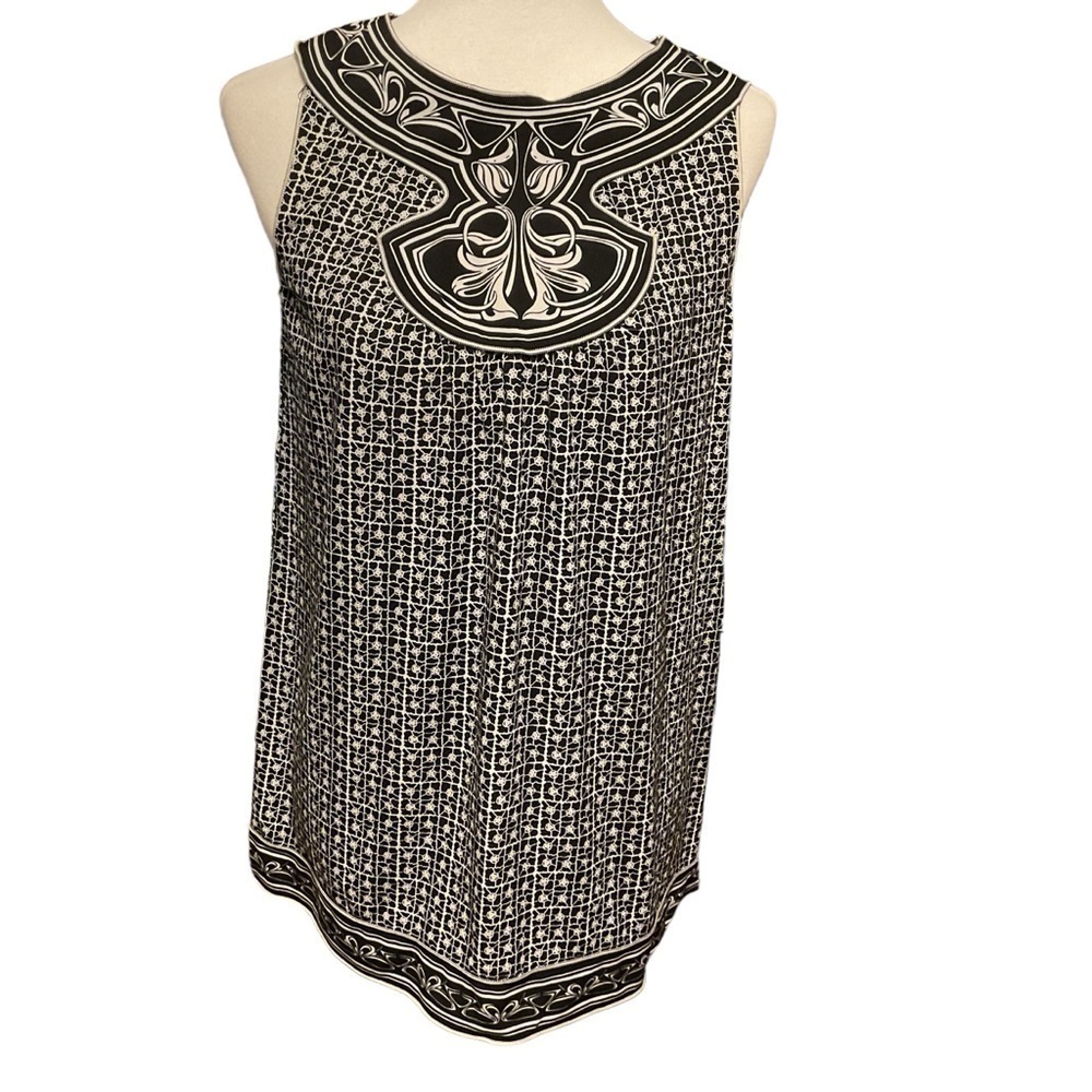 Max Edition Round Neck Tank Top Black and White